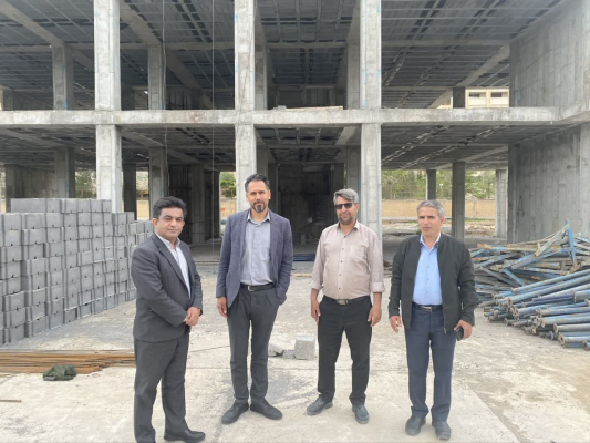 بازدید معاون پشتیبانی مرکز به همراه کارشناس منابع فیزیکی دانشگاه و مهندس احمدی 