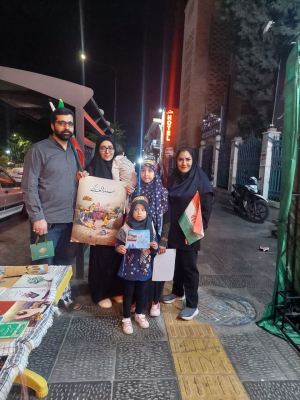 🔰برگزاری میز خدمت و پاسخگویی و اهدای جایزه به خانواده دارای سه فرزند و خانواده دارای دوقلو