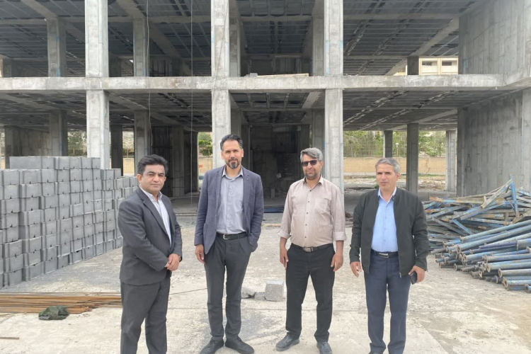 بازدید معاون پشتیبانی مرکز به همراه کارشناس منابع فیزیکی دانشگاه و مهندس احمدی 