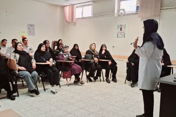  برگزاری کلاس آموزشی دیابت توسط استاد کریمی در مرکز خدمات جامع سلامت شهید اول