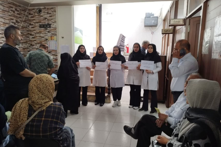 برپایی میزخدمت به مناسبت هفته سلامت و فشار خون توسط مرکز خدمات جامع سلامت گلستان 